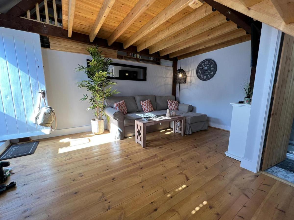 The Shack - Thatched Self Contained Annex Collingbourne Ducis Eksteriør bilde